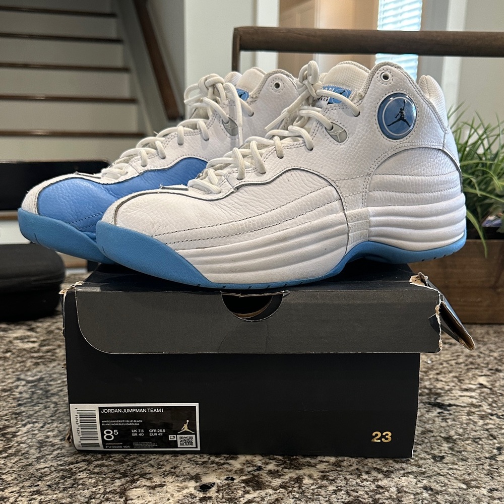 Jordan Jumpman Team White and Light Blue Sneakers Men’s size 8.5